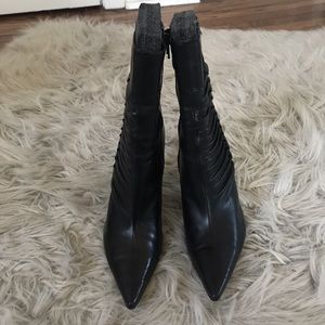 Marc Fisher black booties!